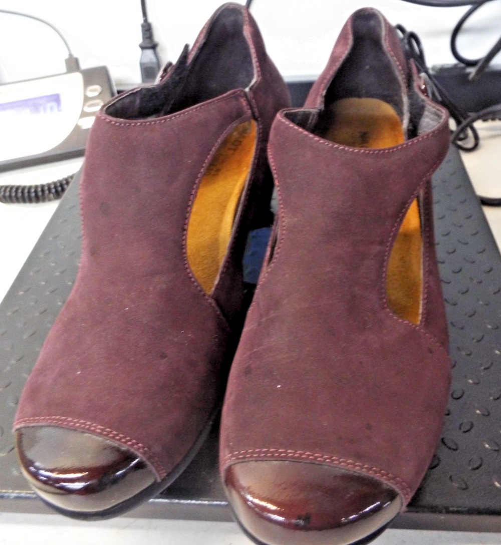 Naot Purple Leather with Toe Cap US 10 Women's T Strap Heels 1.5"